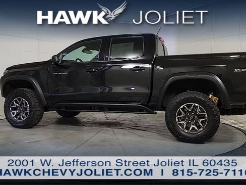 Used 2025 Chevrolet Colorado ZR2 w/ Technology Package AWD/4WD image 5