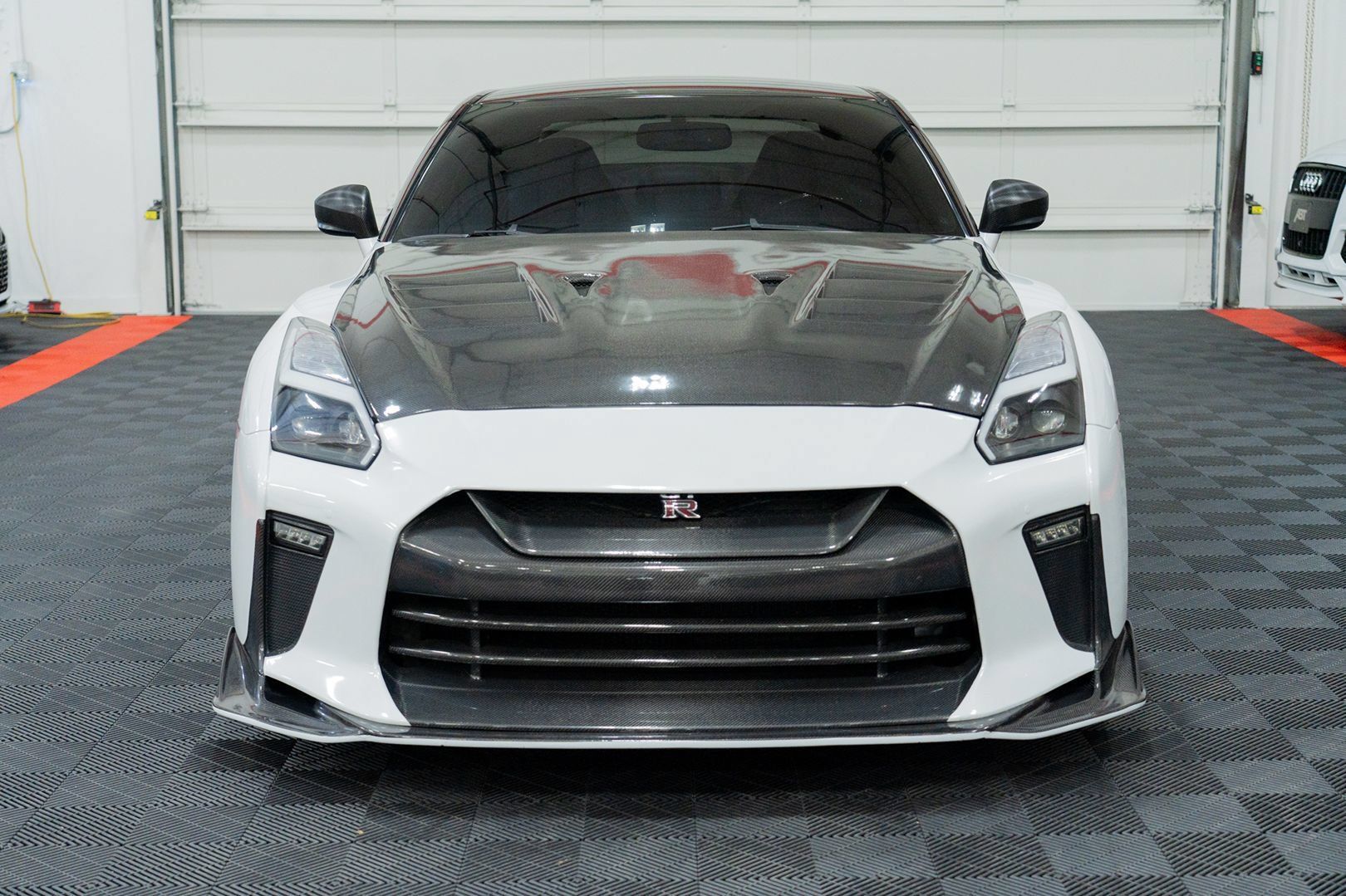 Used 2009 Nissan GT-R Premium AWD/4WD image 2