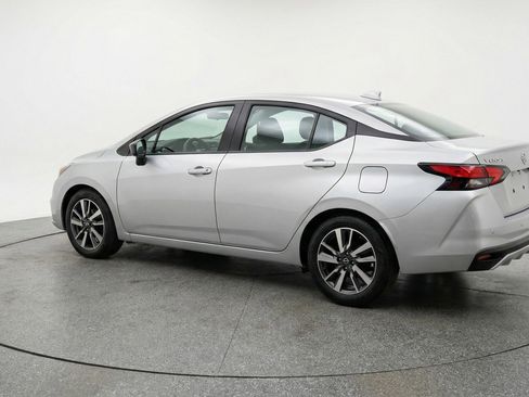 Used 2025 Nissan Versa SV image 6