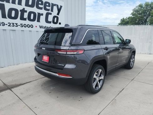 New 2025 Jeep Grand Cherokee Limited w/ Luxury Tech Group II image 18