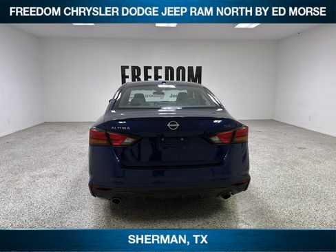 Used 2024 Nissan Altima 2.5 SR FWD image 5