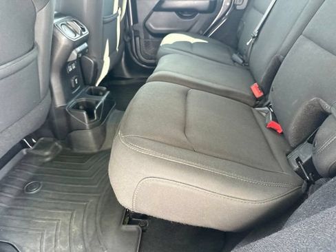 Used 2018 Jeep Wrangler Unlimited Sahara AWD/4WD image 16