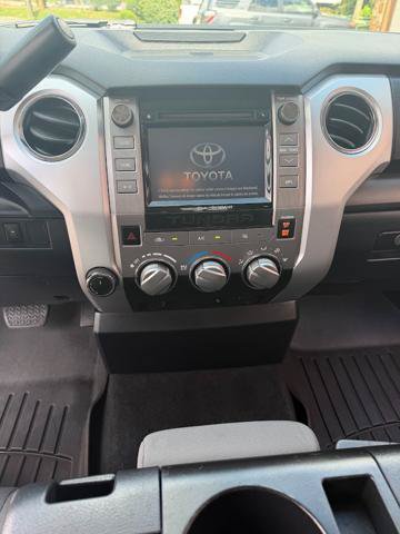 Used 2017 Toyota Tundra SR5 AWD/4WD image 11