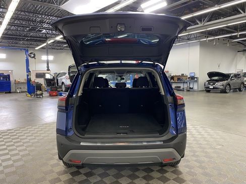 Used 2023 Nissan Rogue SV image 8
