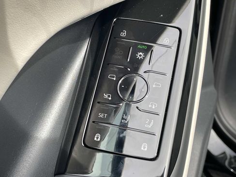 New 2025 Audi Q6 e-tron Premium AWD/4WD image 17