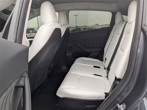Used 2023 Tesla Model Y Long Range image 22