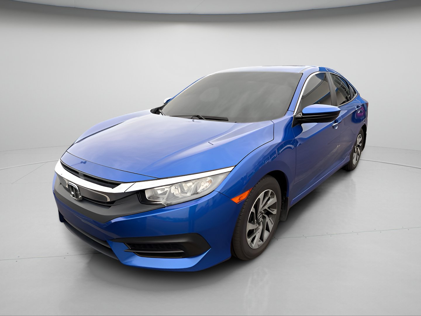 Used 2018 Honda Civic EX image 2