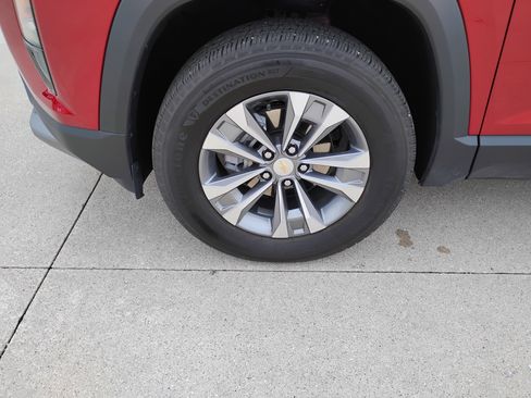 Used 2025 Chevrolet Equinox LT FWD image 23