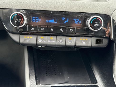 Used 2023 Hyundai Elantra SEL w/ Convenience Package FWD image 28