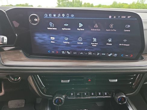 Certified 2025 Chevrolet Tahoe Premier AWD/4WD image 18