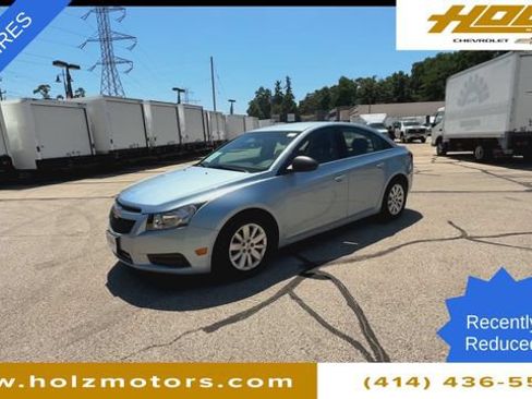 Certified 2011 Chevrolet Cruze LS FWD image 4