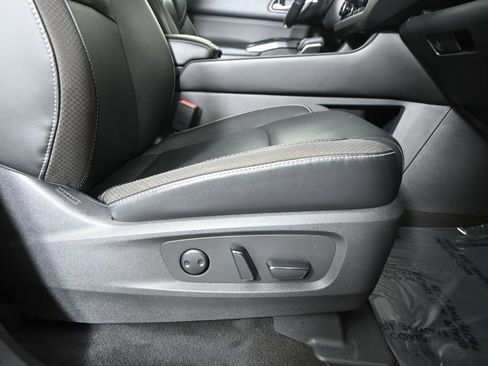 Used 2023 Nissan Pathfinder SL image 14