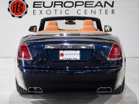 Used 2017 Rolls-Royce Dawn image 3