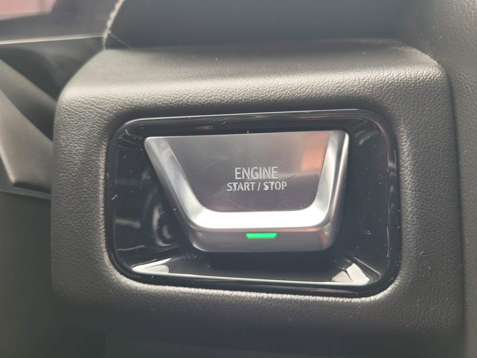 Used 2025 GMC Yukon Denali AWD/4WD image 23