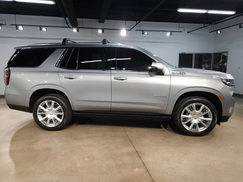 Used 2024 Chevrolet Tahoe High Country AWD/4WD image 8