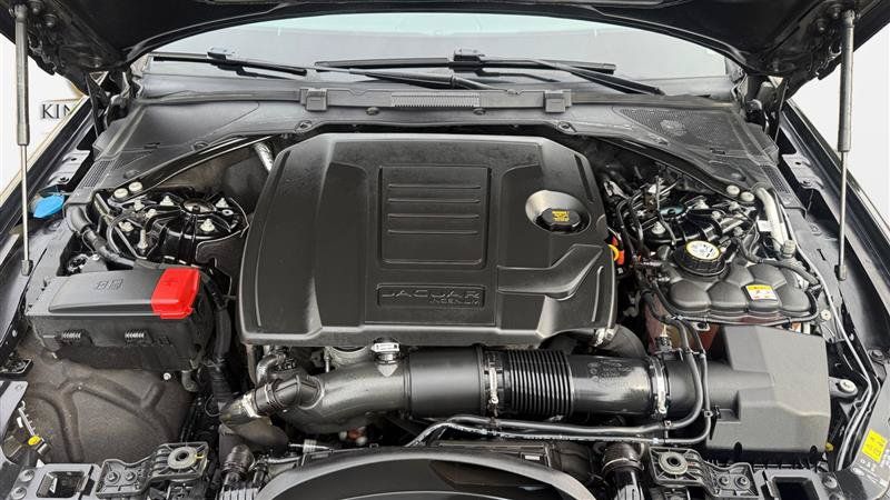 Used 2022 Jaguar XF R-Dynamic SE AWD/4WD image 20