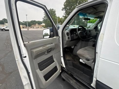 Used 2013 Ford E-250 and Econoline 250 w/ PWR Group RWD image 14