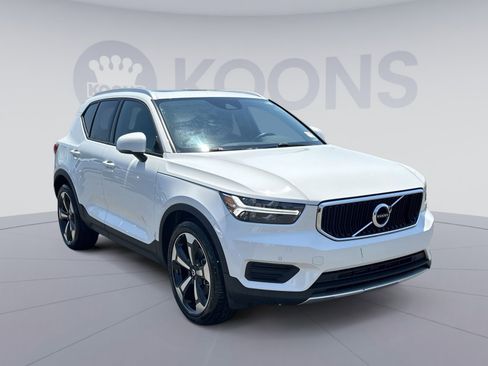 Used 2020 Volvo XC40 T5 Momentum w/ Protection Package Premier AWD/4WD image 2