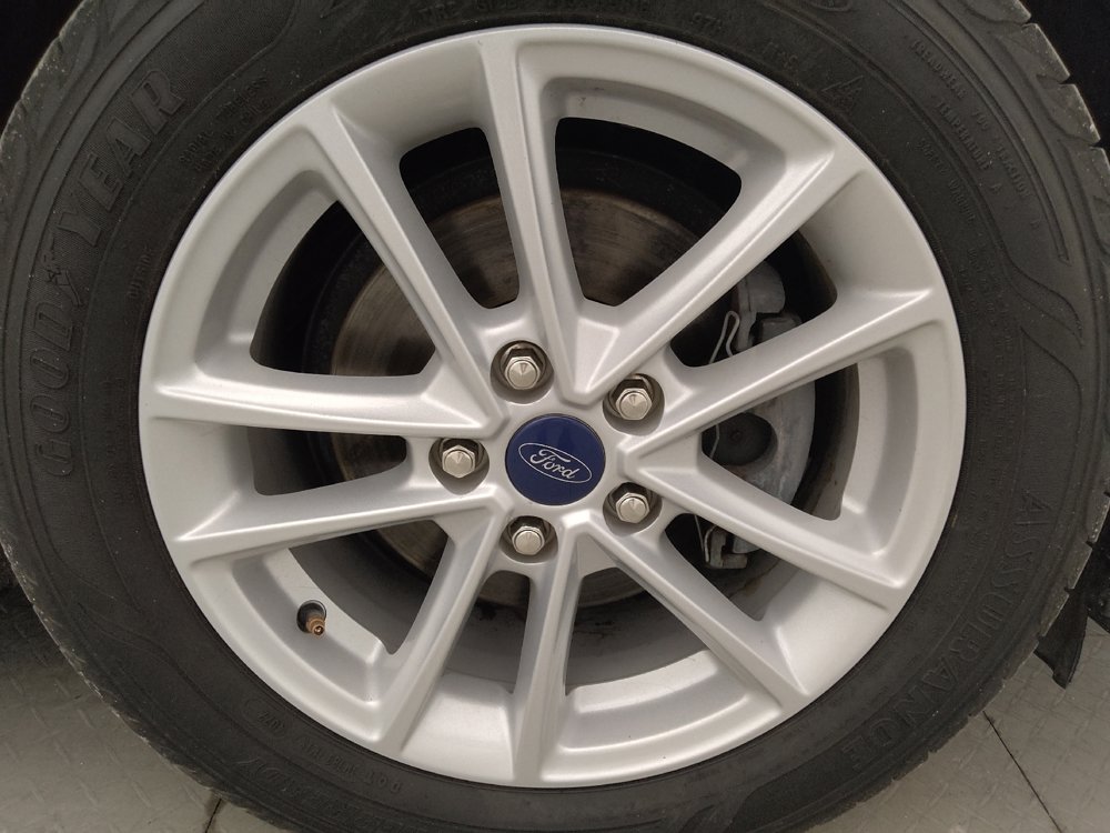 Used 2018 Ford Focus SE FWD image 31