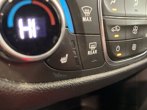 Used 2020 Chevrolet Equinox LT image 24