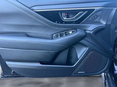 Used 2025 Subaru Outback Limited image 12