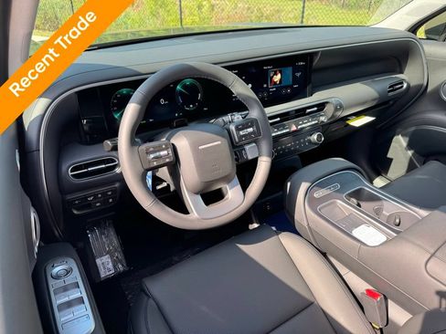 Used 2026 Hyundai Palisade SEL Premium FWD image 2