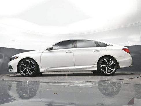Used 2018 Honda Accord Sport image 32