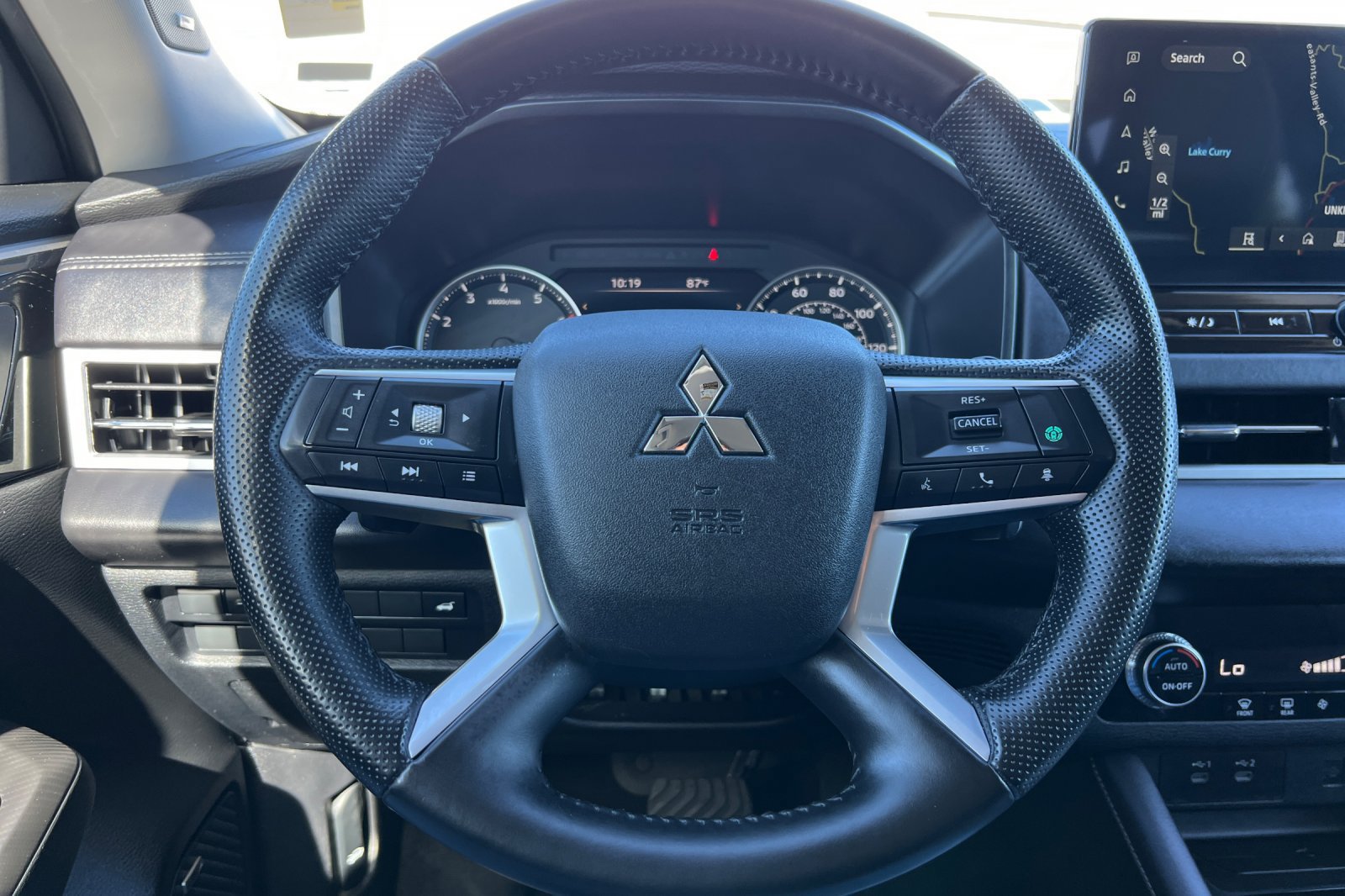 Used 2025 Mitsubishi Outlander SE FWD image 25