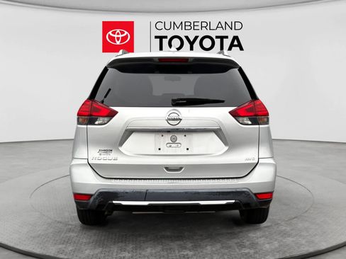 Used 2017 Nissan Rogue S w/ S Appearance Package AWD/4WD image 3