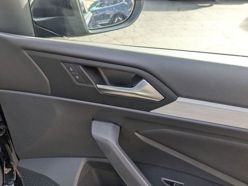 Used 2025 Volkswagen Jetta Sport image 32