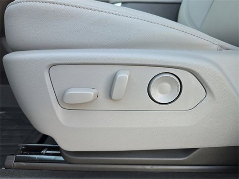 New 2026 GMC Sierra 1500 SLT w/ SLT Premium Plus Package image 18