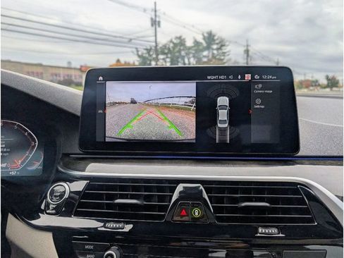 Used 2022 BMW 530i xDrive w/ M Sport Package image 22