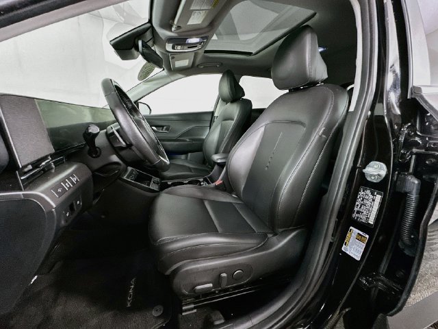 Used 2024 Hyundai Kona Limited AWD/4WD image 4