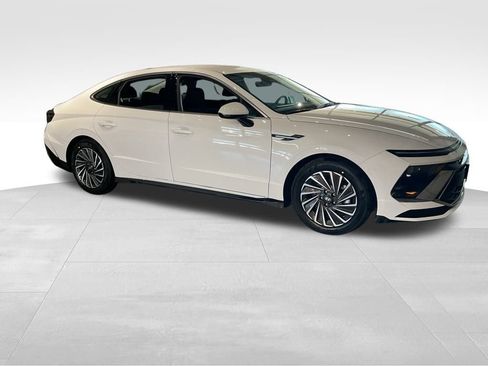 New 2025 Hyundai Sonata SEL image 1