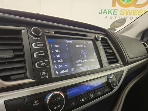 Used 2017 Toyota Highlander Limited Platinum image 21