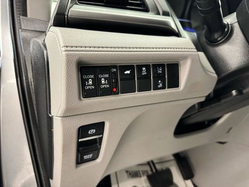 Used 2019 Honda Odyssey EX-L image 13