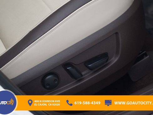 Used 2019 INFINITI QX50 Essential w/ Sensory Package FWD image 16