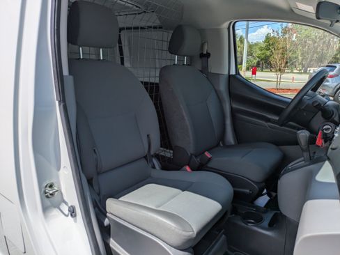 Used 2020 Nissan NV200 S w/ Sliding Glass Door Package FWD image 18