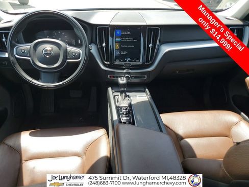 Used 2018 Volvo XC60 T5 Momentum w/ Convenience Package AWD/4WD image 21