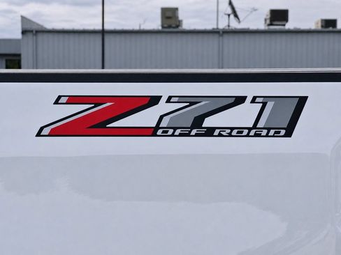 Used 2022 Chevrolet Silverado 1500 LTZ w/ LTZ Premium Package AWD/4WD image 11