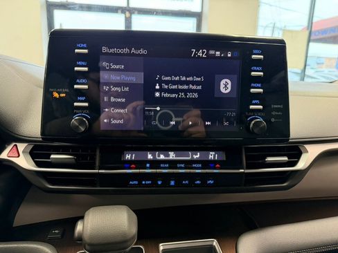 Used 2022 Toyota Sienna LE image 36