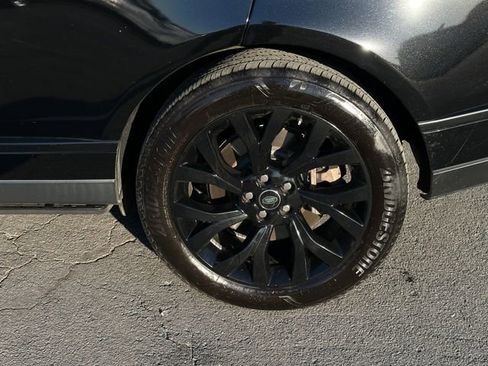 Used 2018 Land Rover Range Rover HSE image 9