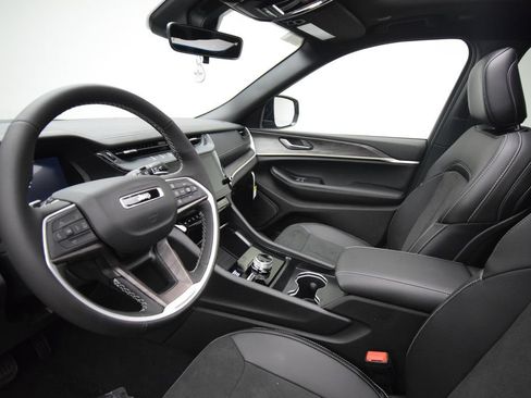 New 2026 Jeep Grand Cherokee L 4WD image 32