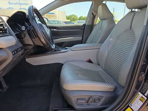 Used 2021 Toyota Camry SE FWD image 10