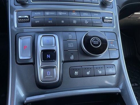 Used 2023 Hyundai Santa Fe Limited image 9