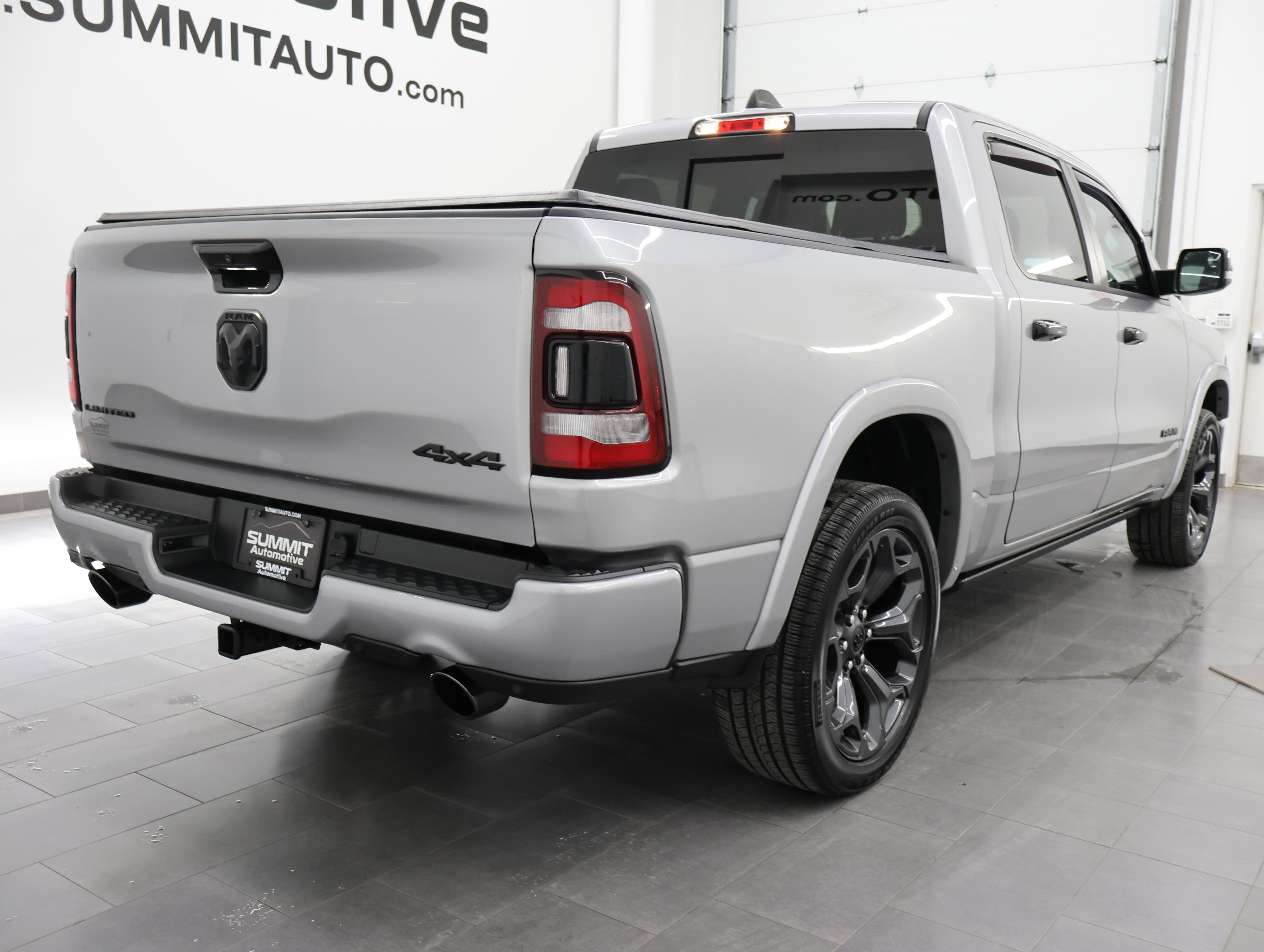 Used 2023 RAM 1500 Limited w/ Night Edition AWD/4WD image 4