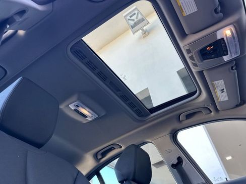 Used 2018 BMW 320i xDrive Sedan image 17