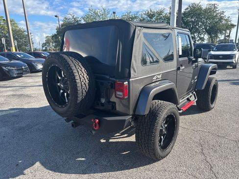 Used 2017 Jeep Wrangler Sahara w/ Connectivity Group AWD/4WD image 6