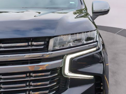 Used 2024 Chevrolet Suburban Premier RWD image 35