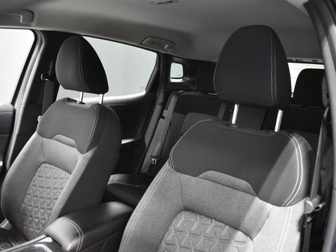 Certified 2025 Nissan Kicks SV AWD/4WD image 16